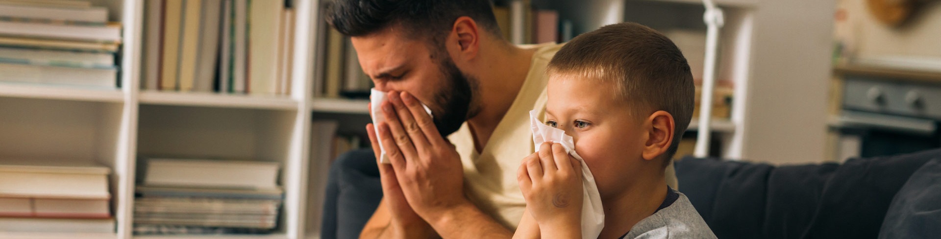 баща и син по време на настинка
