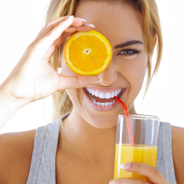 Витамин C от естествен източник действа ли по-добре от синтетичния?