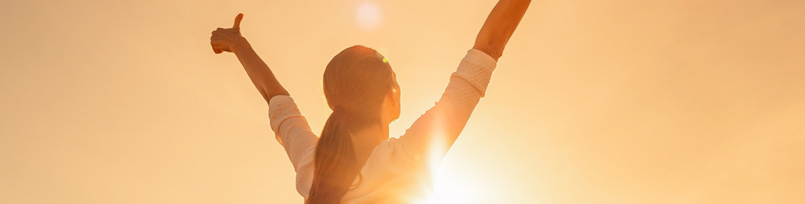 Доволна жена с тренирана имунна система.